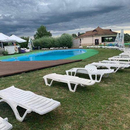 Aventurier Club Villa Rozhny Exterior photo